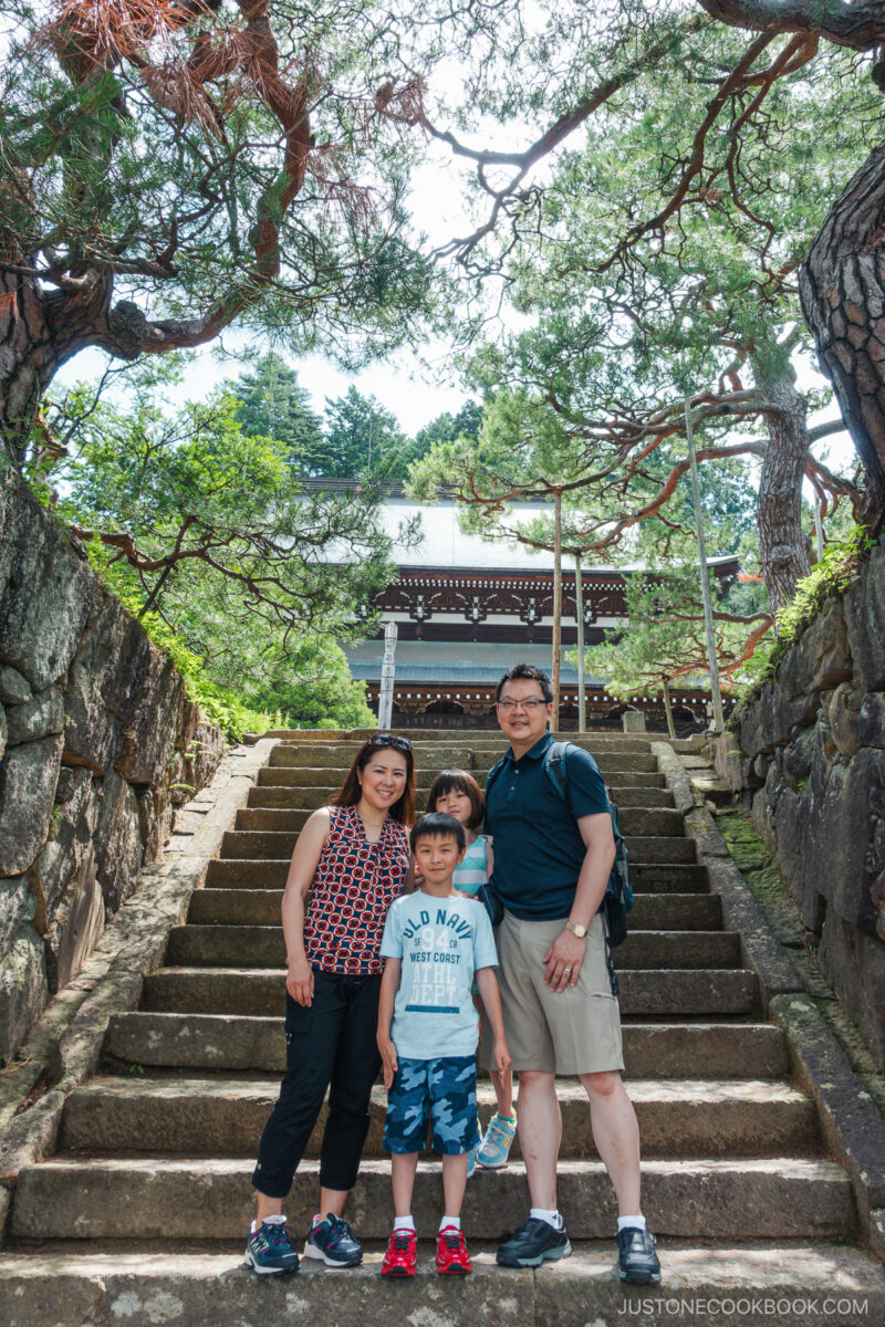 Higashiyama Walking Course stairs leading up to the shrine
