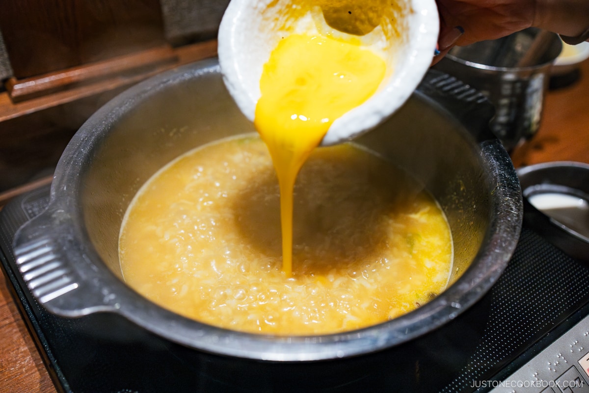 Rice porridge using bouillabaisse hot pot broth