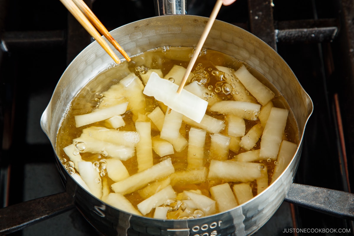 Daikon and Fried Tofu Miso Soup-step by step-26