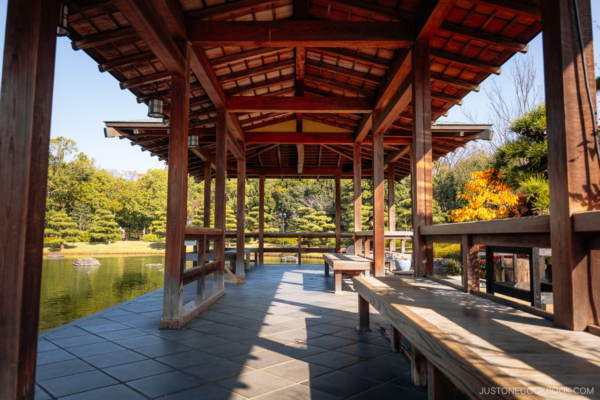 Resting area with wooden benches and roof