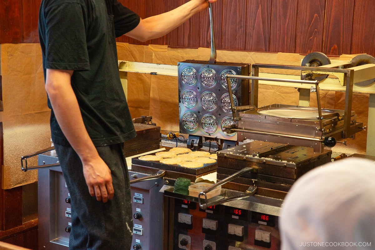 Arima's famous Tansan Senbei being made with special machinery