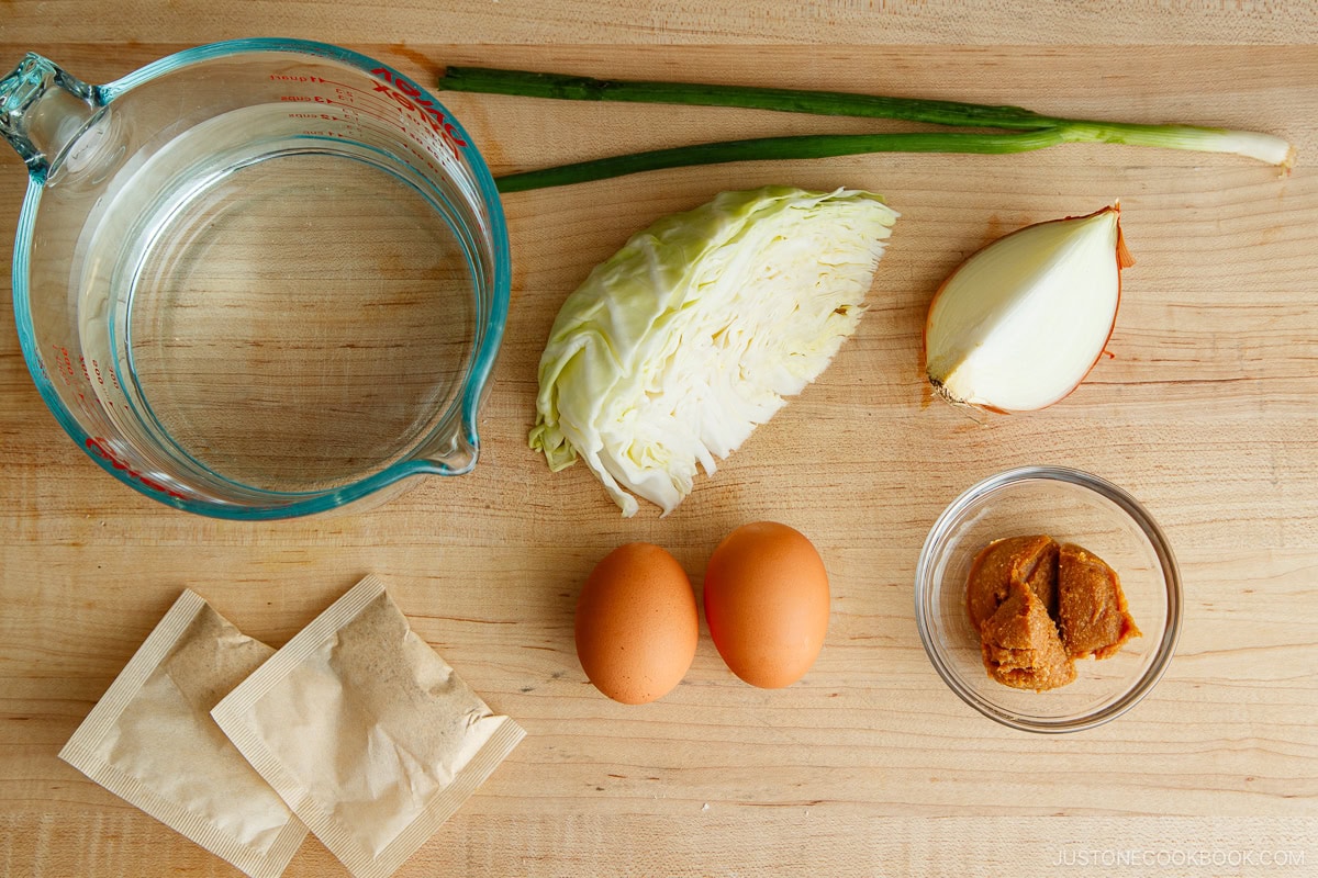 Cabbage and Onsen Tamago Miso Soup-Ingredients