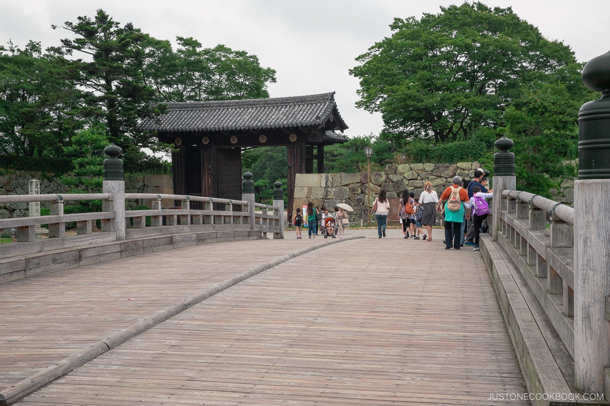 Entrance to Himeji Castle passing over Sakuramon Bridge