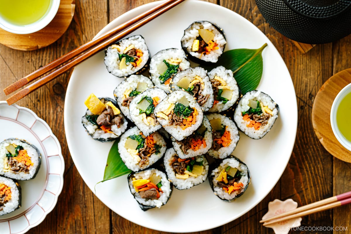 Kimbap (Korean Seaweed Roll) ???