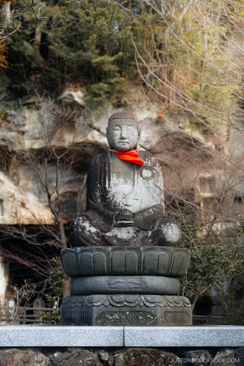 Buddha stone statue