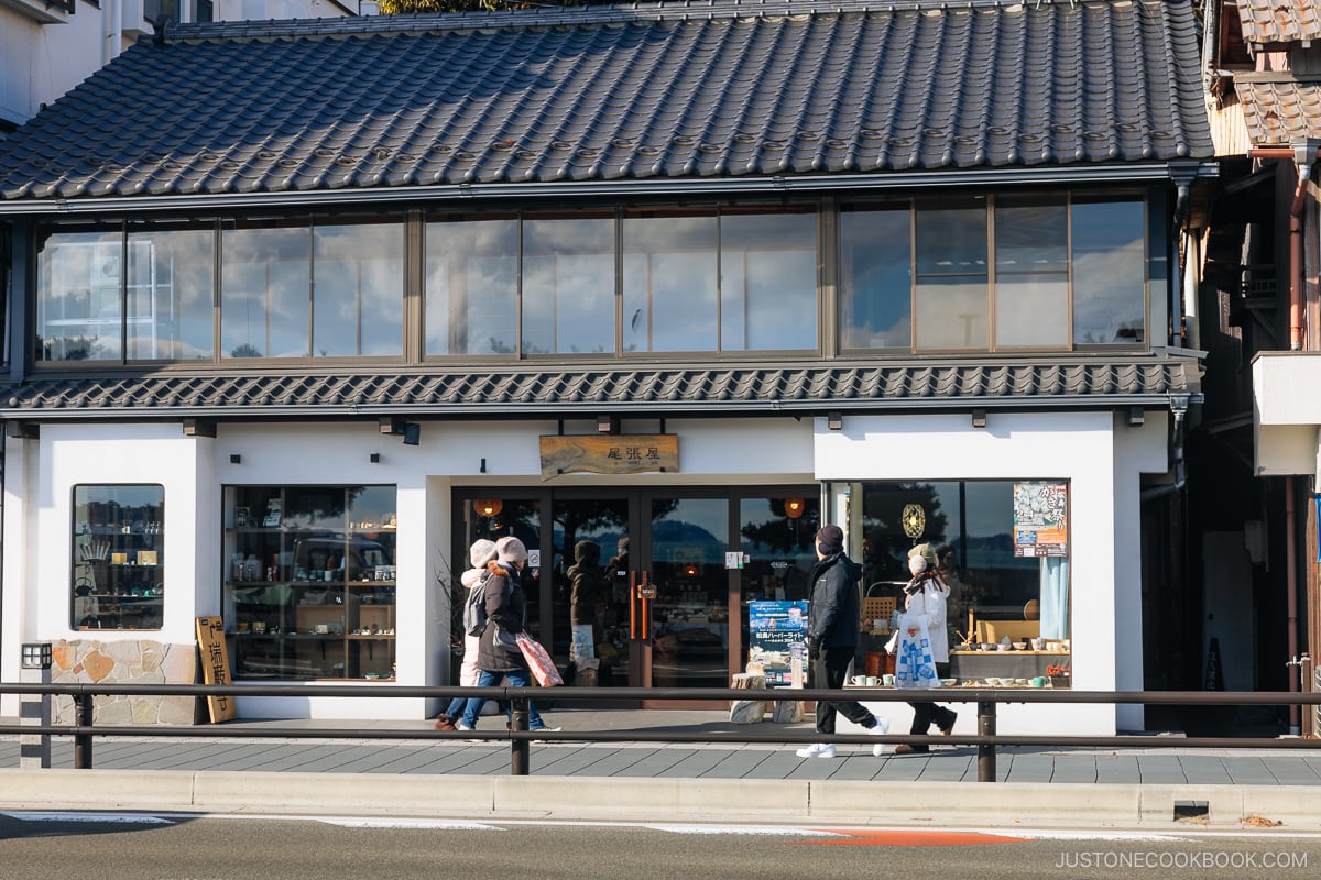 Souvenir shop exterior