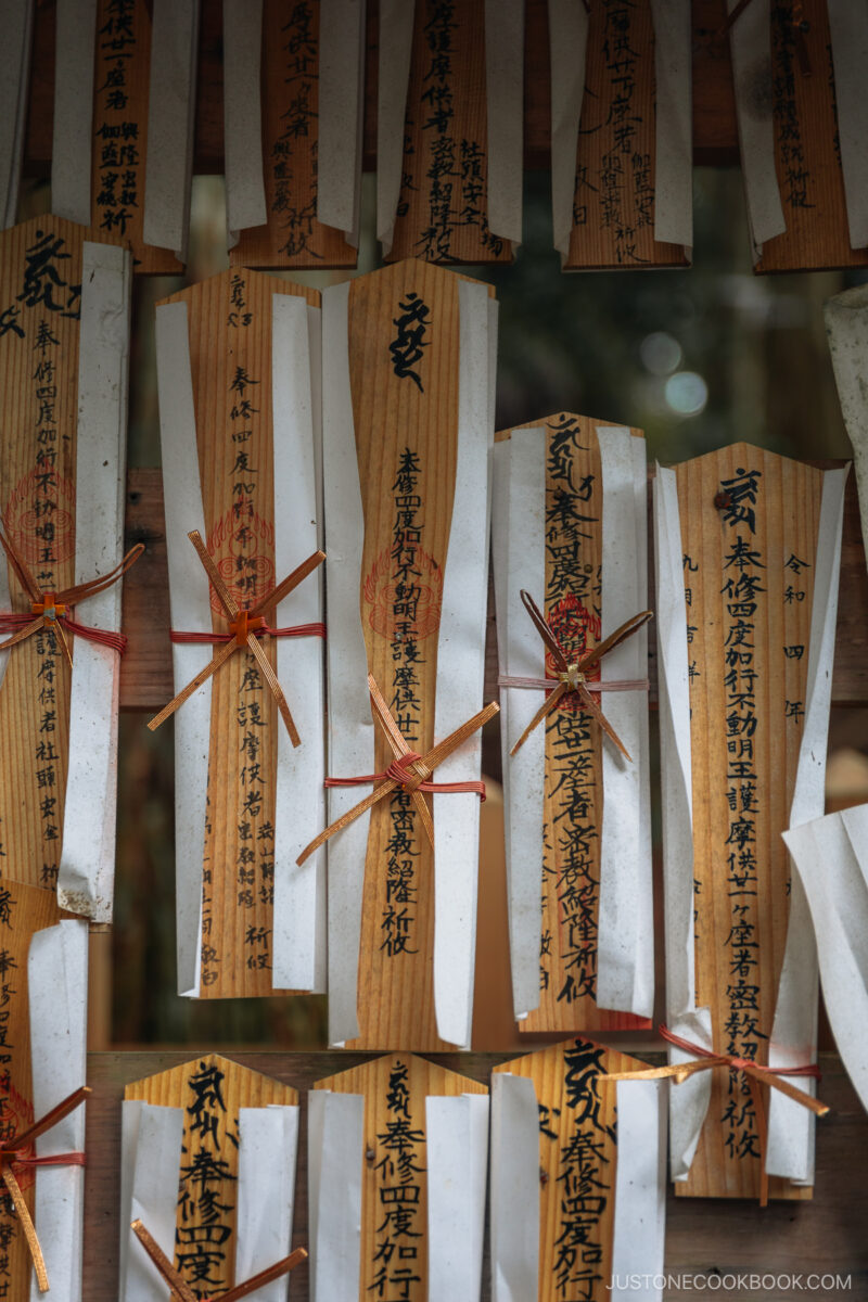 amulets praying for good luck