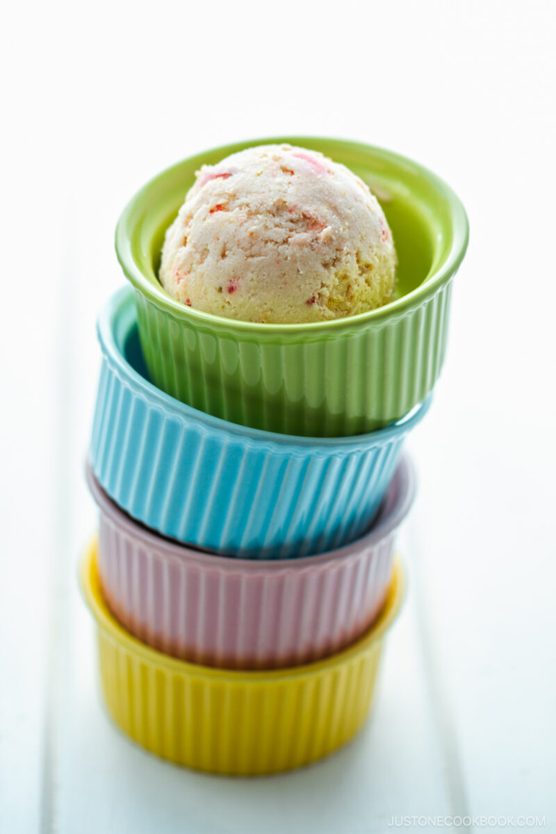 Strawberry Cheesecake Ice Cream  - 4