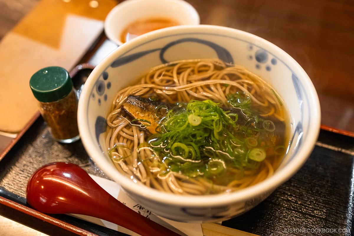 Soba topped with marinated mackerel and green onion