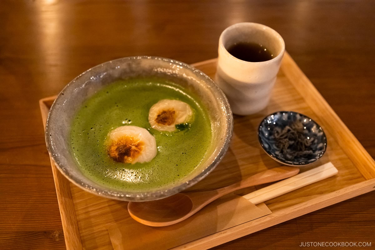 Matcha zenzai topped with toasted mochi