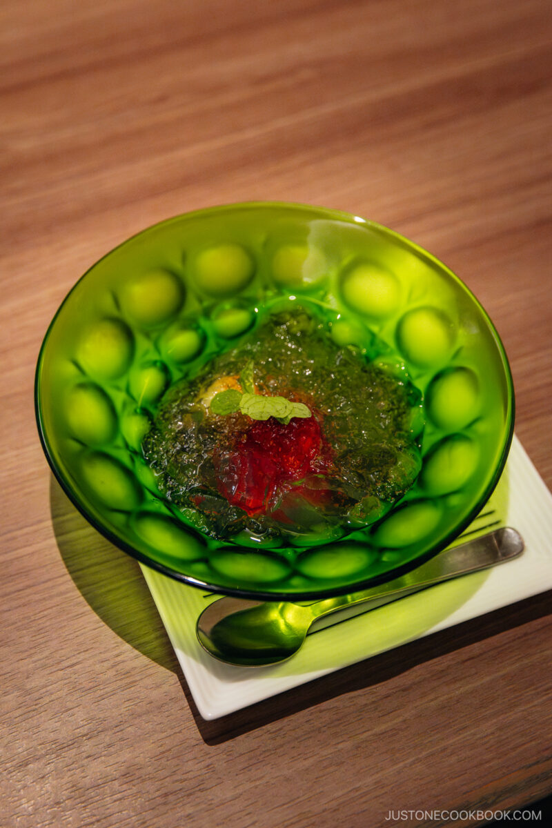 Fruit jelly dessert