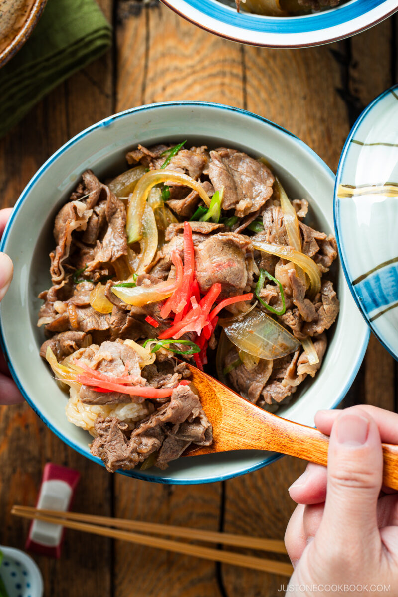 Gyudon japanese beef rice bowl video just one cookbook