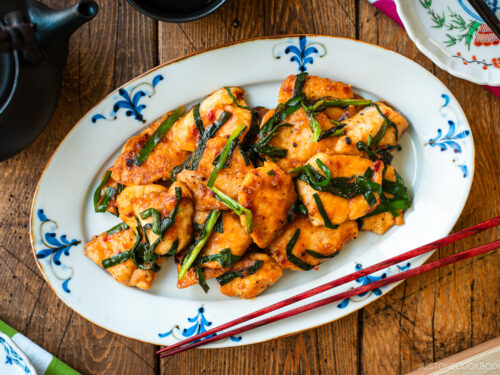 Chicken Stir-fry with Garlic Chives