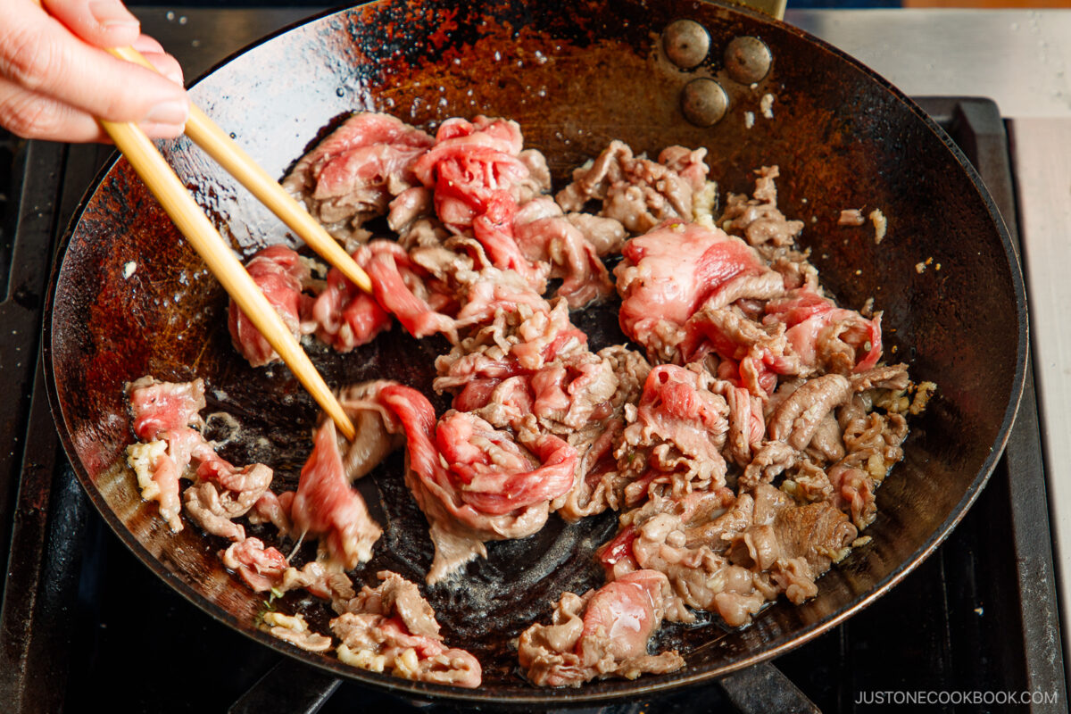 Separate the beef slices.