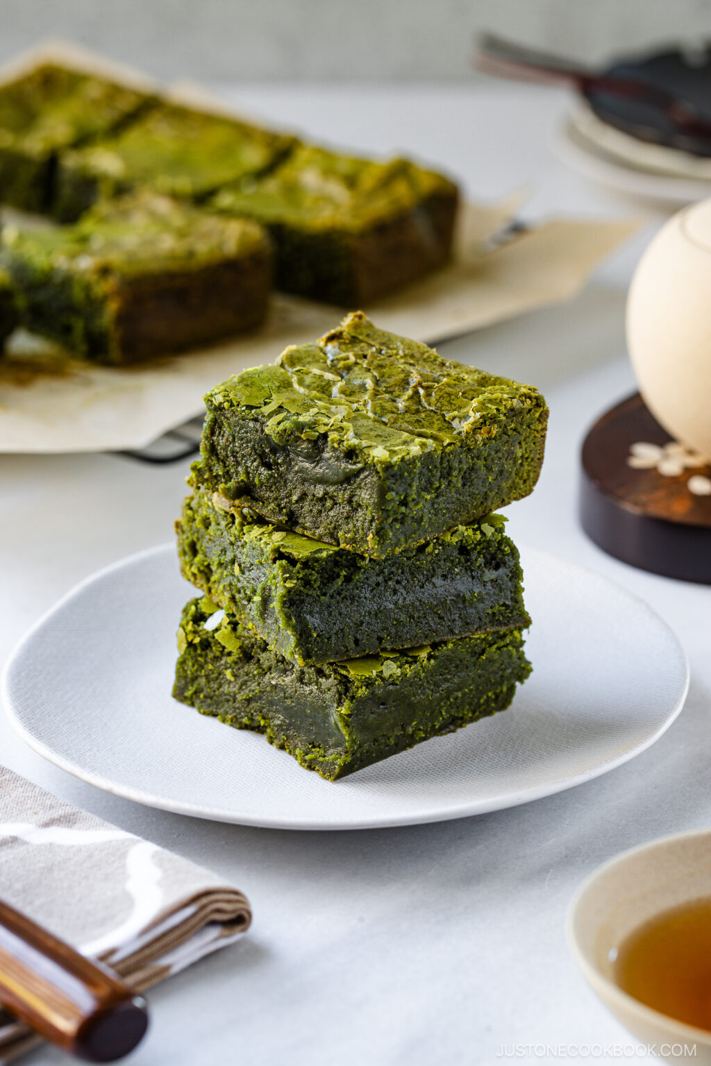 Matcha Brownies 抹茶ブラウニー • Just One Cookbook